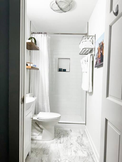 Vineyard Cottage-Pet Friendly & Walk To Oaklawn! Hot Springs Eksteriør billede