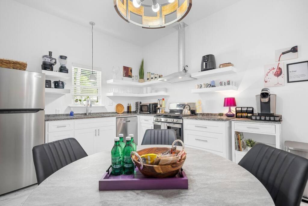 Vineyard Cottage-Pet Friendly & Walk To Oaklawn! Hot Springs Eksteriør billede