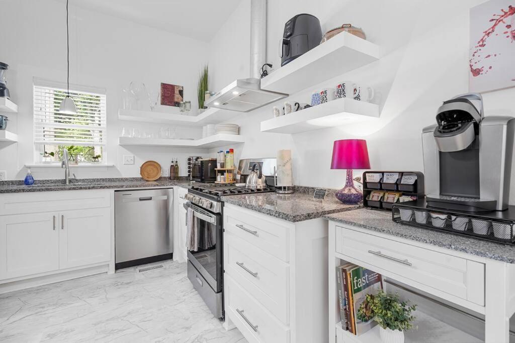 Vineyard Cottage-Pet Friendly & Walk To Oaklawn! Hot Springs Eksteriør billede